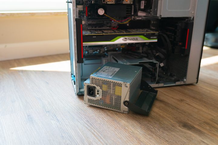 Power supply outside Lenovo P620.