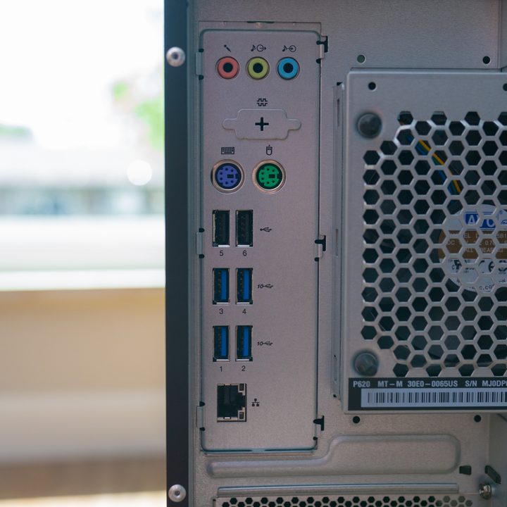 Ports on Lenovo P620.
