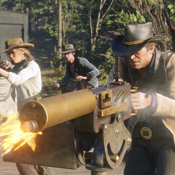 Arthur Morgan mounts a machine gun in Red Dead Redemption 2.