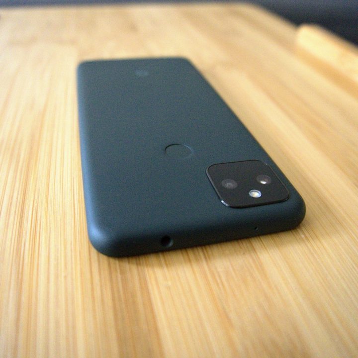 Pixel 5a top showing headphone jack.