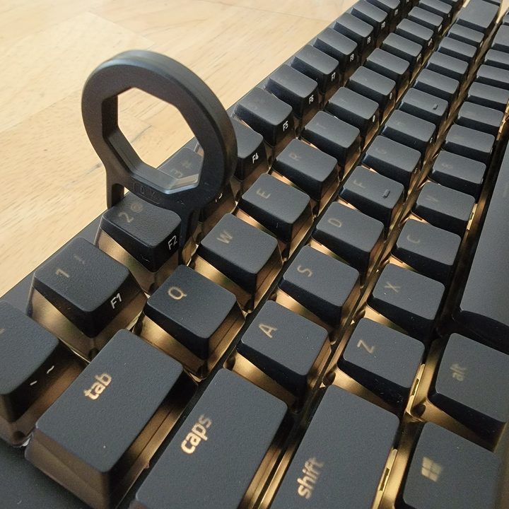 Razer keycap removal tool in place.