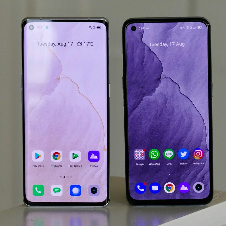 The Realme GT Explorer Master Edition (right) and GT Master Edition (left) screens.