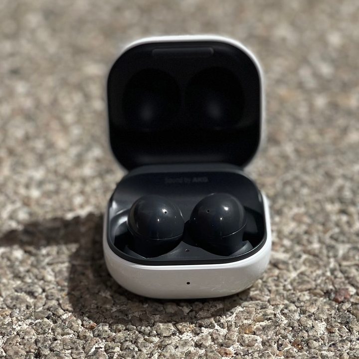 Closeup on open Galaxy Buds 2 case with earbuds inside.