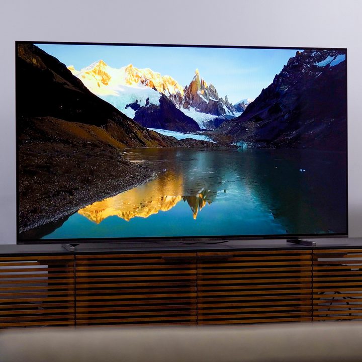 Mountain, landscape view on the screen on the Sony A80J 4K HDR OLED TV.