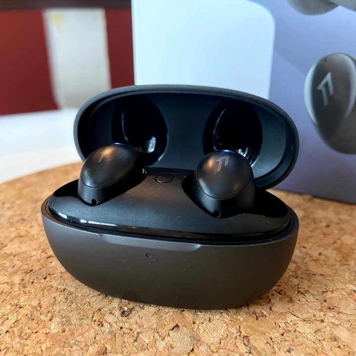 1More ColorBuds 2 true wireless earbuds.