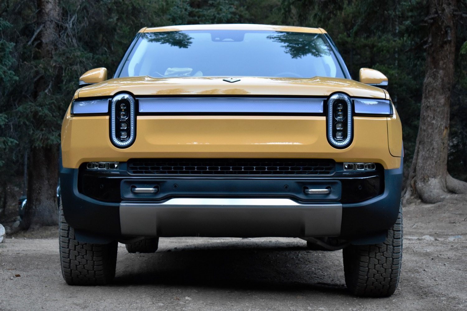 Front view of the 2022 Rivian R1T.