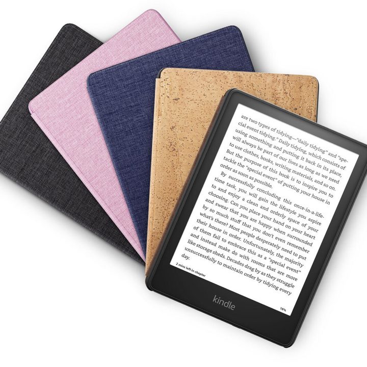 The Amazon Kindle Paperwhote 2021 edition and its cover cases.