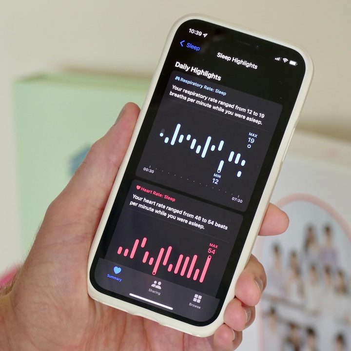 WatchOS 8 Respiratory Rate data.