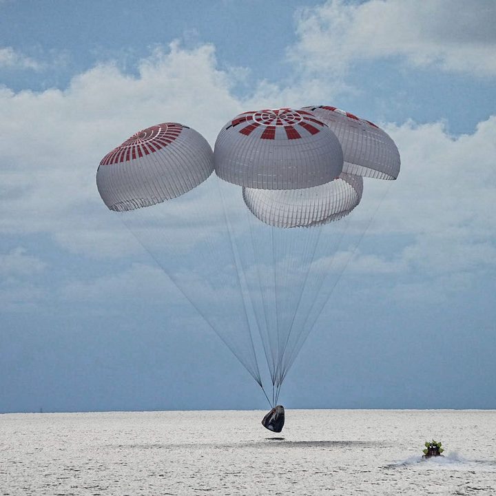 The Inspiration4 crew splashes down safely in the Atlantic. Four parachutes are deployed and two rescue boats are traveling to the spacecraft.