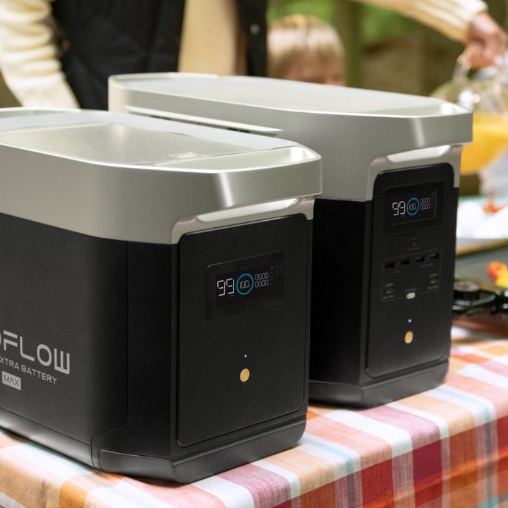 EcoFlow Delta Max power station with expandable power battery.