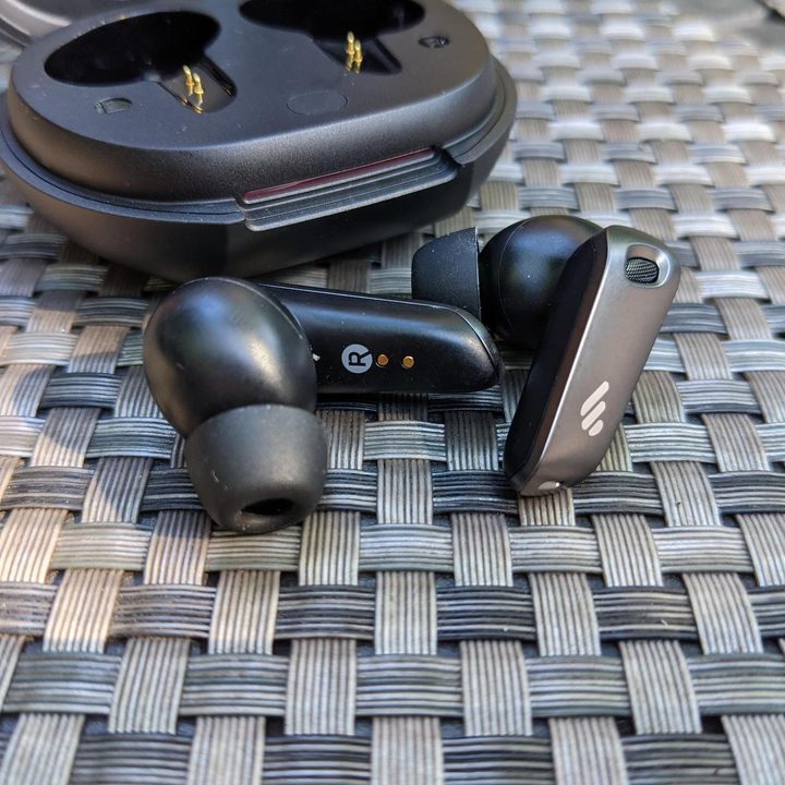 Edifier NeoBuds Pro.