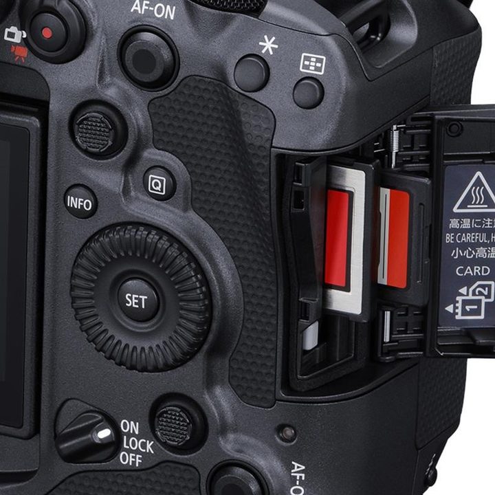 Canon Eos R3 Card Slot.