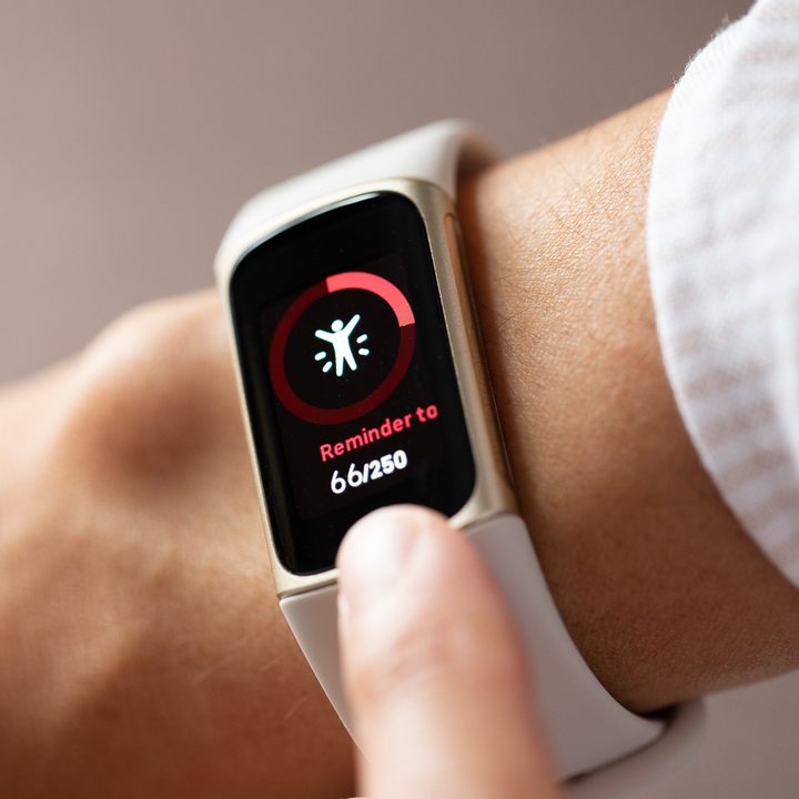 Move reminder on a Fitbit Charge 5.