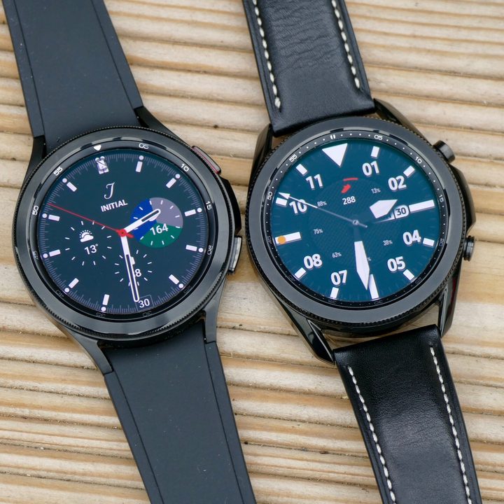 Galaxy Watch 4 Classic (left) and the Galaxy Watch 3 (right)