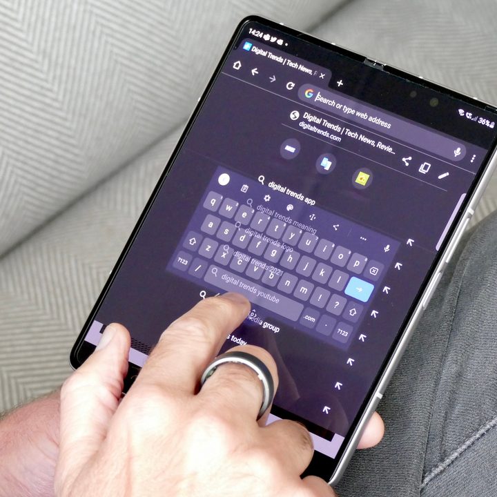 Gboard Floating Keyboard on the Galaxy Z Fold 3.