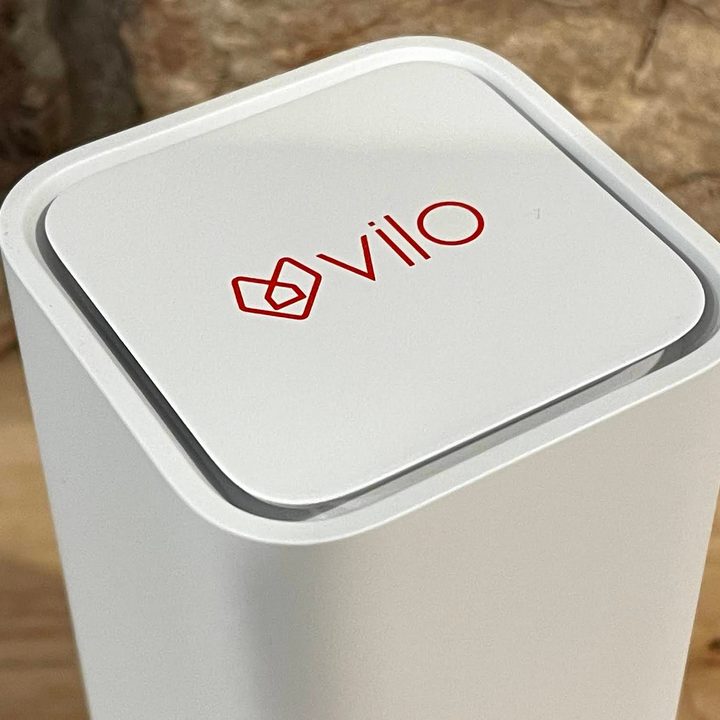 Vilo's square-shaped router.