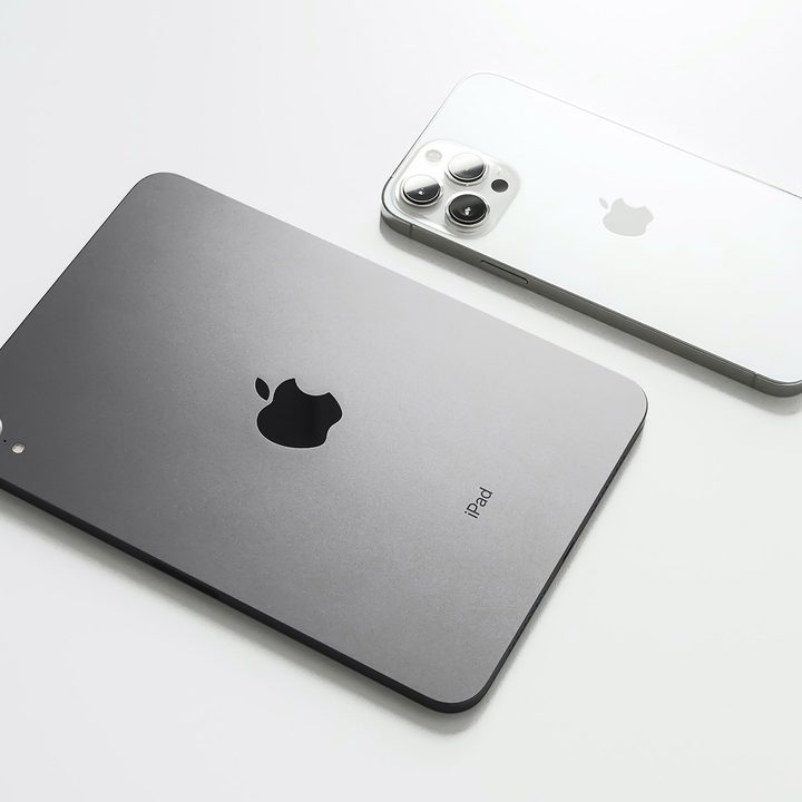 The iPad Mini 6 and iPhone 13 Pro Max.