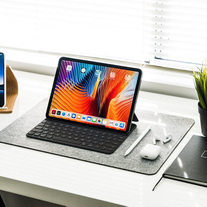 iPad, iPhone, and airpods.