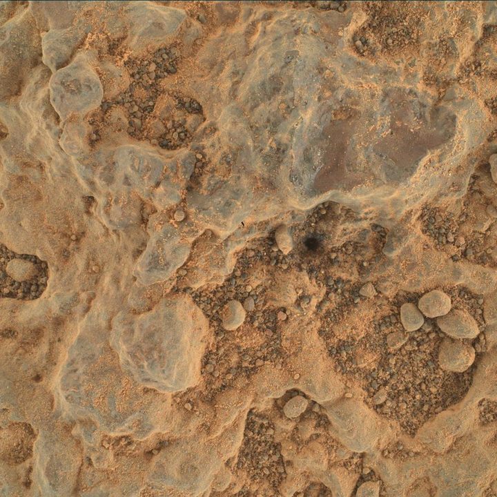 Perseverance took this close-up of a rock target nicknamed “Foux” using its WATSON camera on July 11, 2021, the 139th Martian day, r sol, of the mission. The area within the camera is roughly 1.4 by 1 inches (3.5 centimeters by 2.6 centimeters).