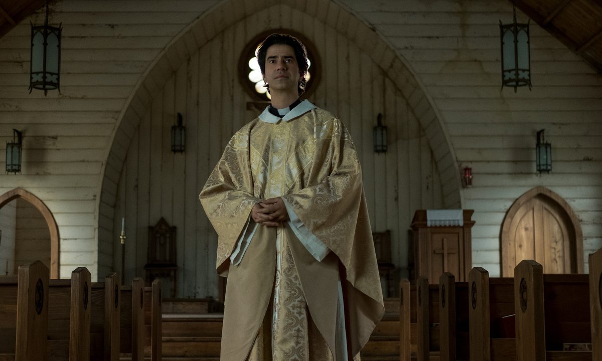 Hamish Linklater as Father Paul in "Midnight Mass."