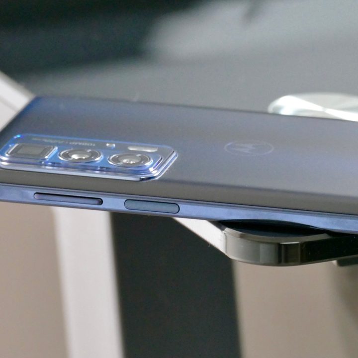Fingerprint sensor on the Moto Edge 20 Pro.