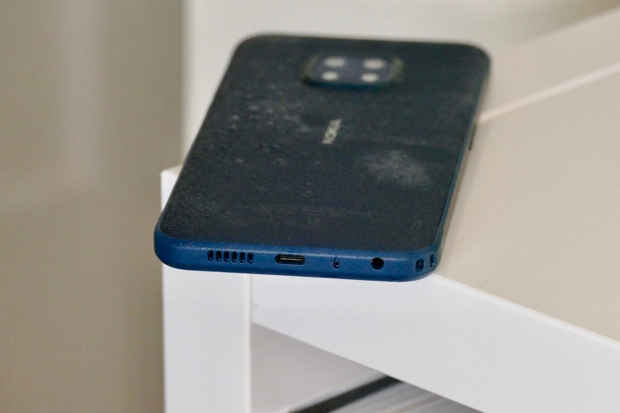 Nokia XR20 charge port.