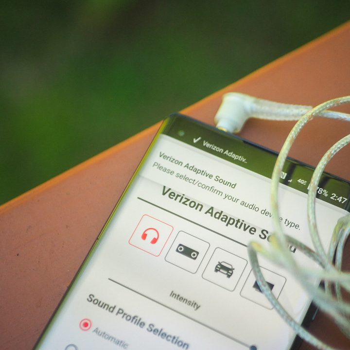 Android phone with Verizon Adaptive Sound popup shown.