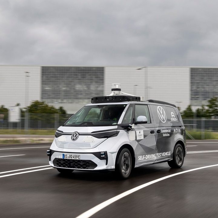 volkswagen unveils argo ai powered id buzz ad electric van