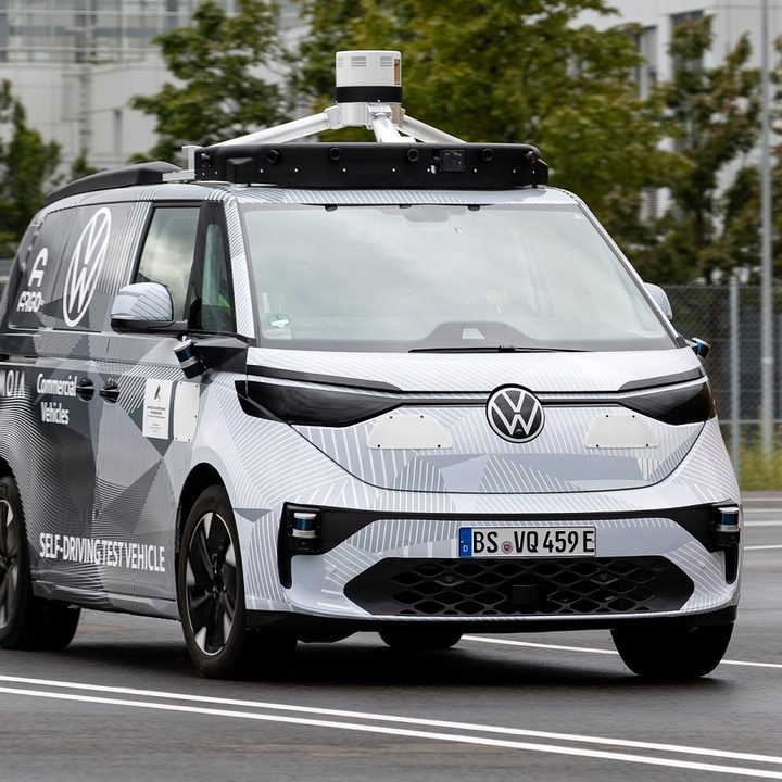 volkswagen unveils argo ai powered id buzz ad electric van