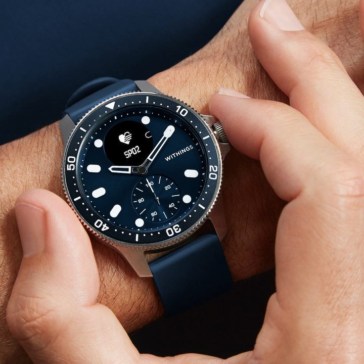 Withings ScanWatch Horizon blue dial.