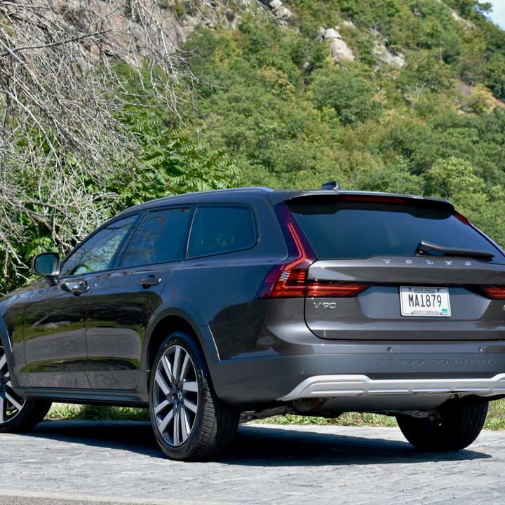 Rear three quarter view of the 2022 Volvo V90 Cross Country.