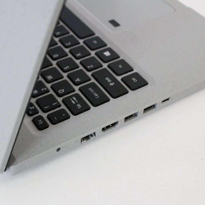 The keyboard of the Acer Aspire Vero, shown from the front.
