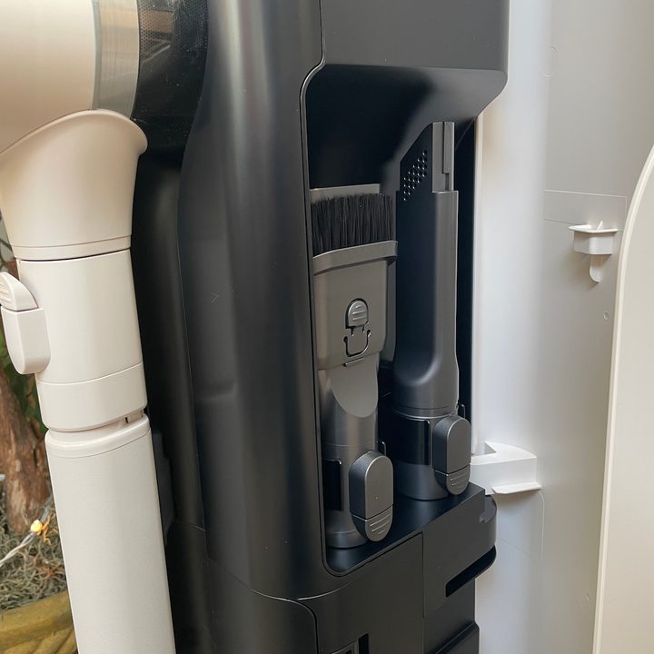 LG All-in-One Tower Storage
