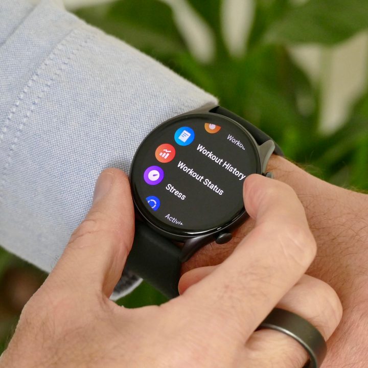 The Amazfit GTR 3 Pro's main menu.