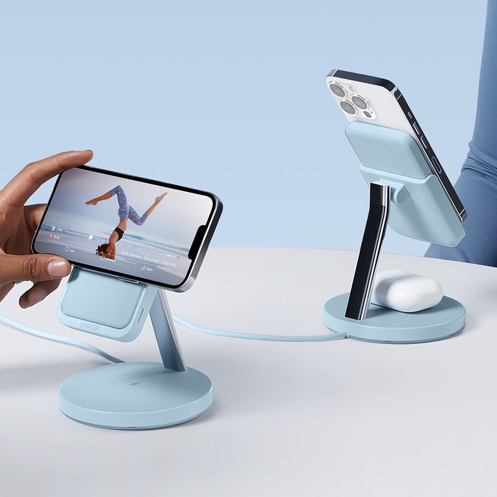 Image of Anker 633 Magnetic Wireless Charger front and back.