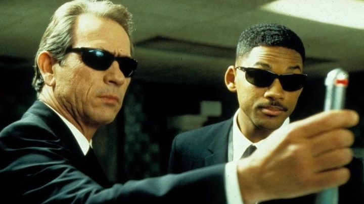 Tommy Lee Jones and Will Smith in Men in Black.