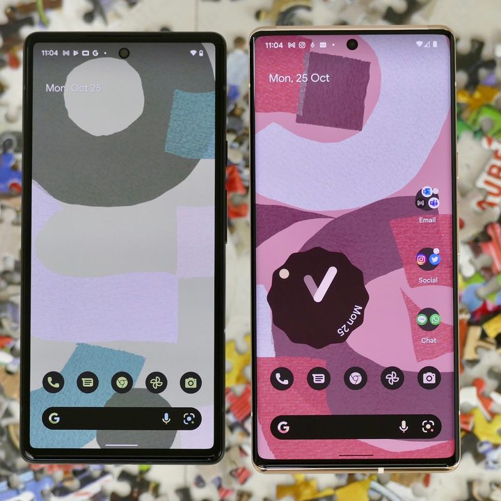 Pixel 6 (left) and Pixel 6 Pro (right).