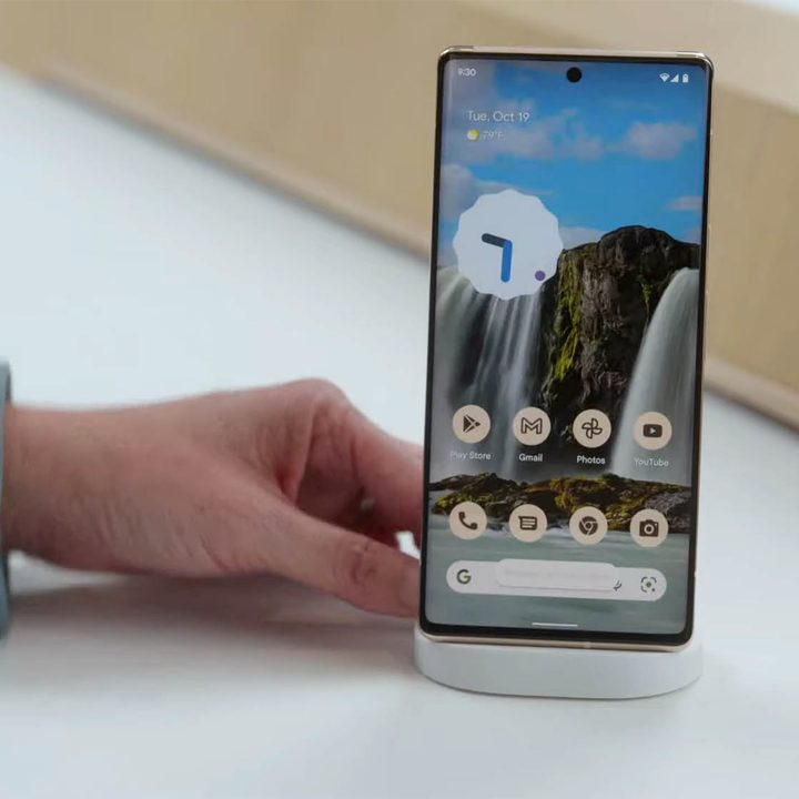 Material You on the all new Google Pixel 6 & Google Pixel 6 Pro.