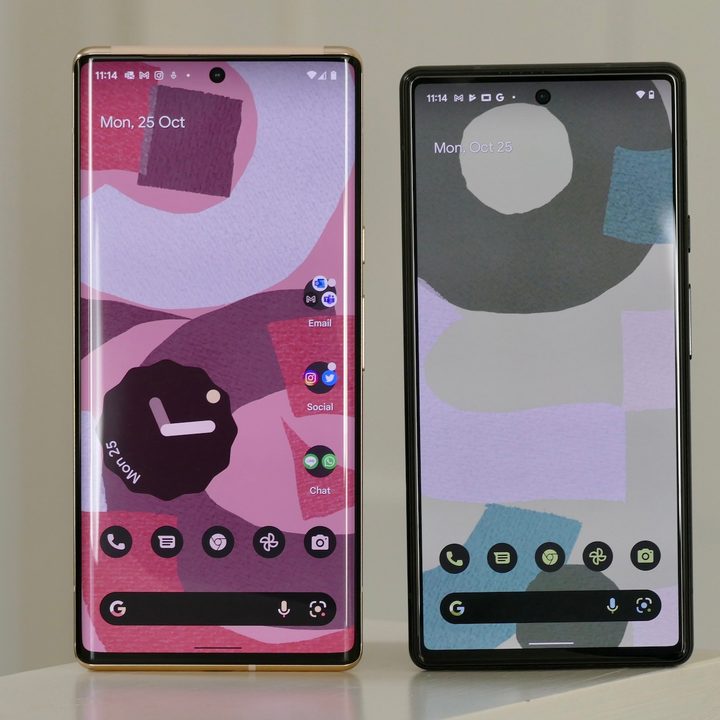 Pixel 6 Pro (left) and Pixel 6 (right).