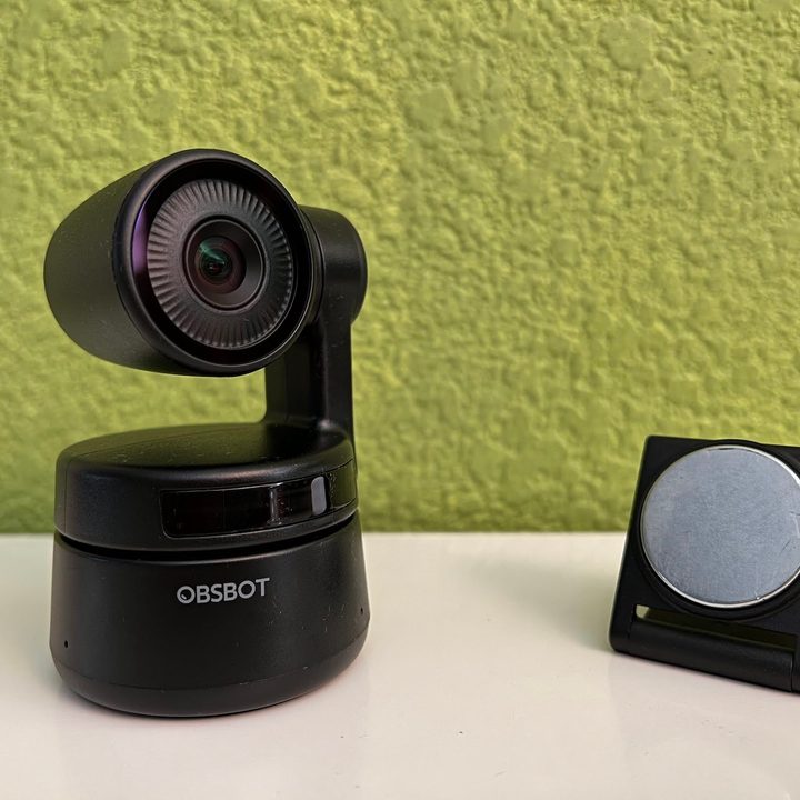 Obsbot Tiny with magnetic mount clamp for monitors and laptops.