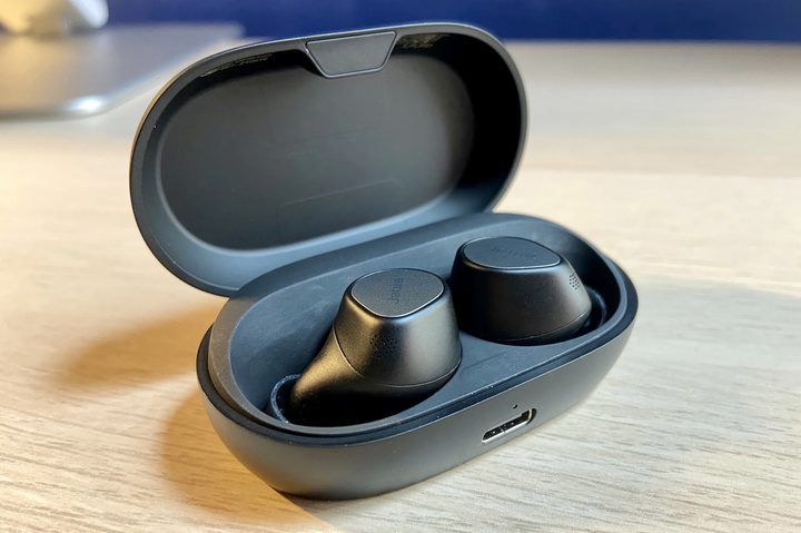 Jabra Elite 7 Pro.