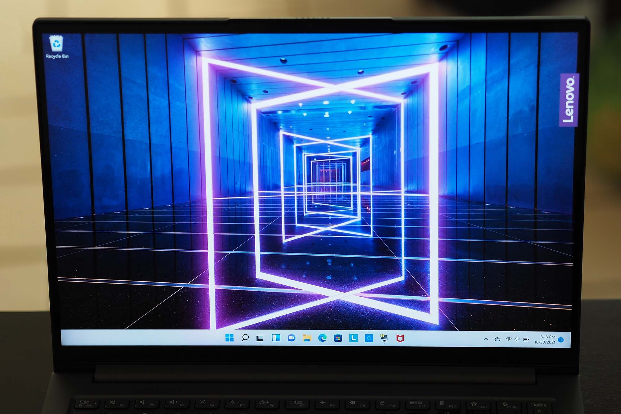 Image of the Lenovo IdeaPad Slim 7i Pro's display.