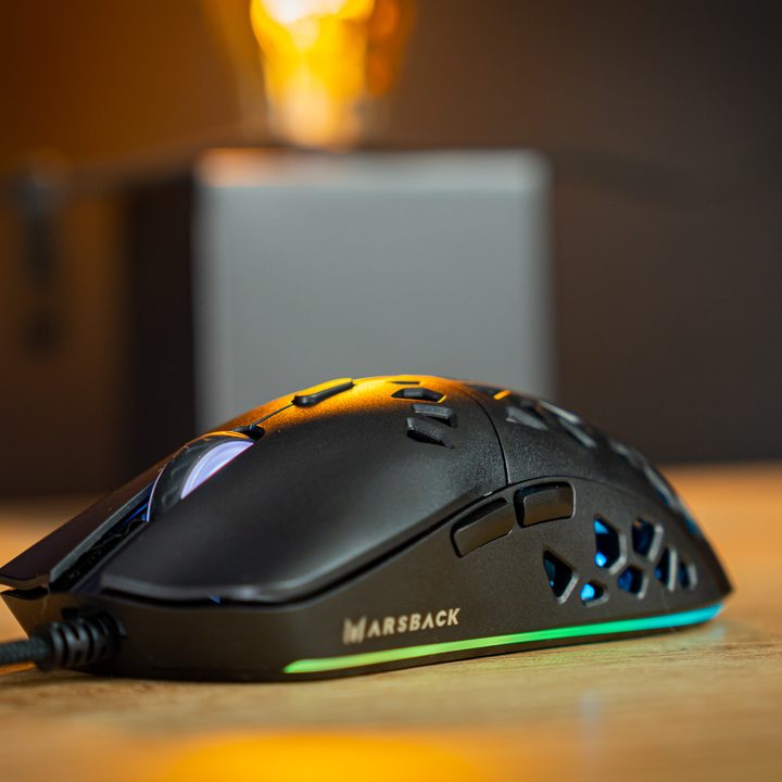 The Marsback Zephyr Pro's front profile with green RGB.
