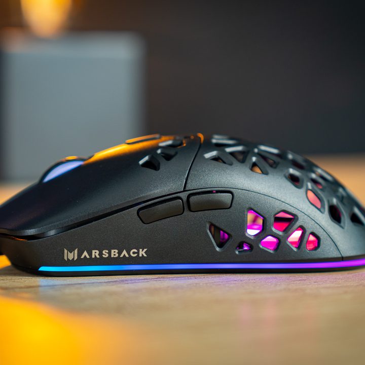 The Marsback Zephyr Pro's side profile with RGB.