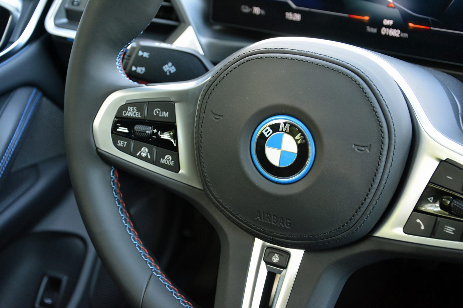 2022 BMW i4 M50