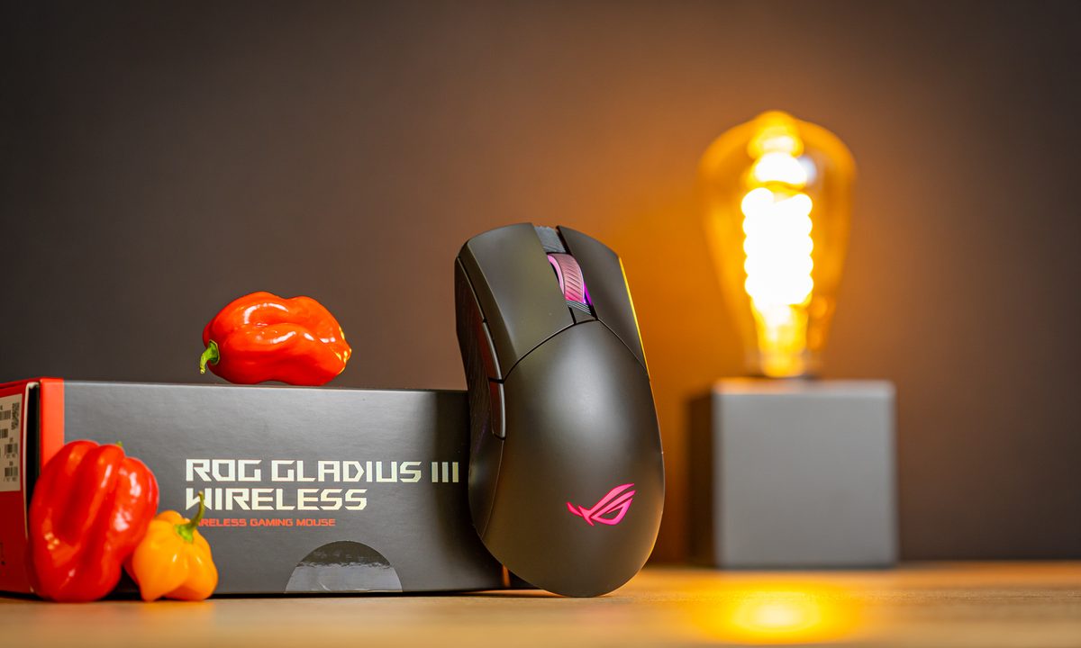 Asus ROG Gladius III with chili peppers