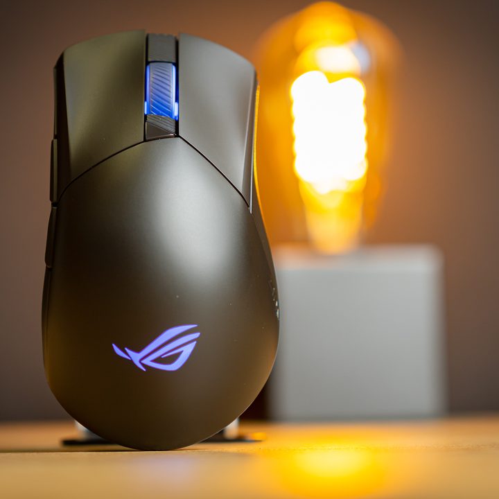 Top view of the Asus ROG Gladius III.