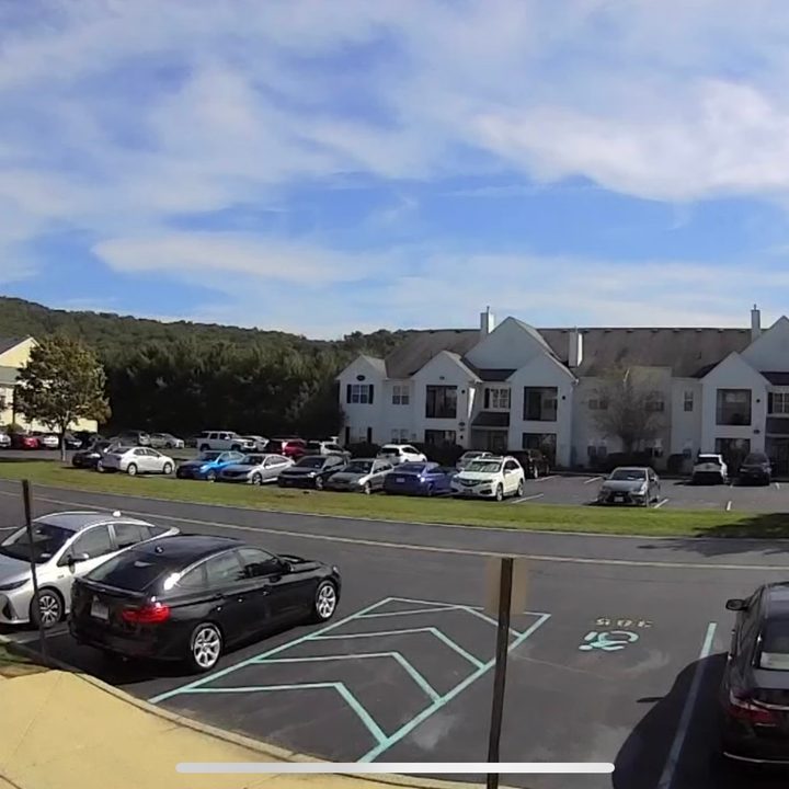 The Simplisafe Outdoor Cam live view (daytime).