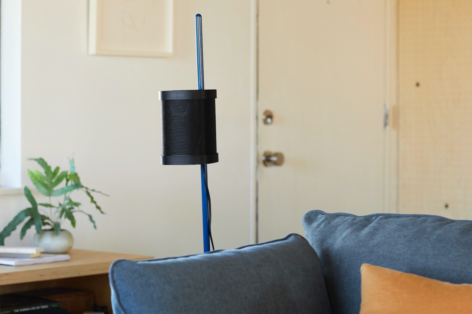 Sonos x Floyd One Stand seen from the front.