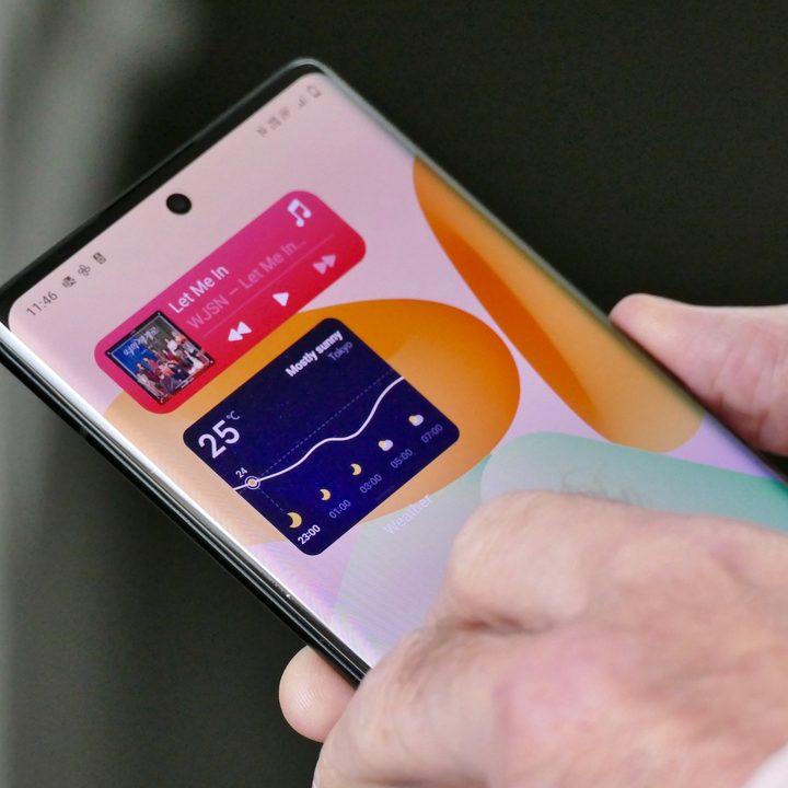 Widgets on the Vivo X70 Pro+.